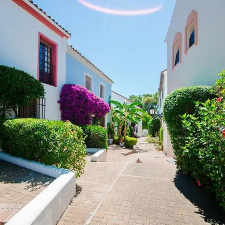 Villas At Pueblo Guadalmina 펜션 *