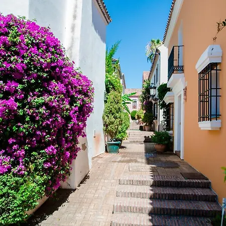 펜션 Villas At Pueblo Guadalmina