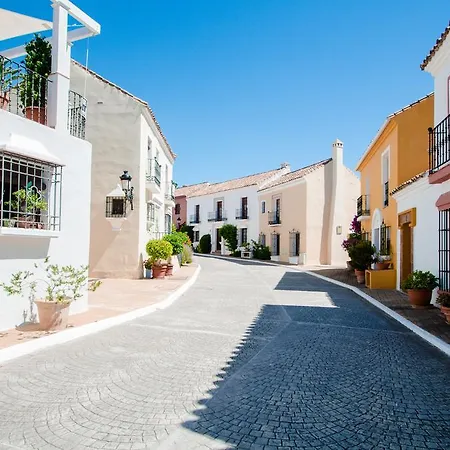 Villas At Pueblo Guadalmina *